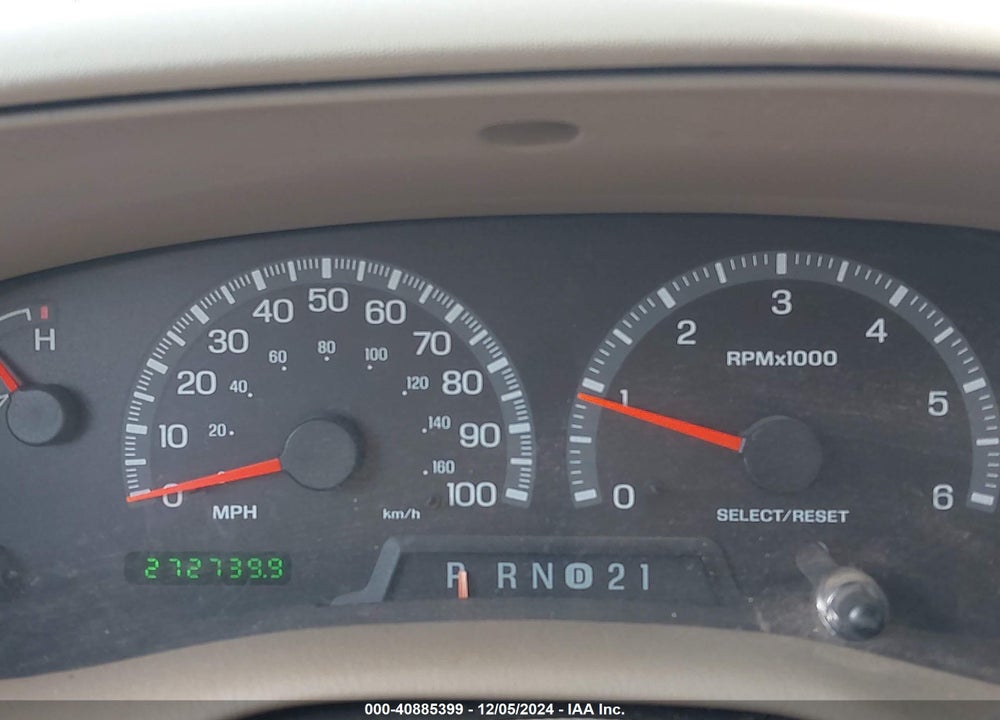 2000 FORD EXPEDITION XLT VIN: 1FMRU15L1YLC11461
