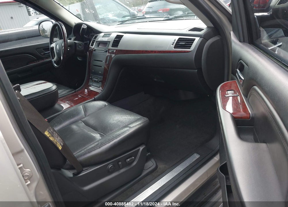 2007 CADILLAC ESCALADE STANDARD VIN: 1GYFK63827R212357