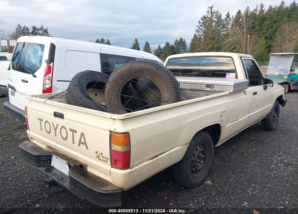 1986 TOYOTA PICKUP 1/2 TON RN55 DLX VIN: JT4RN55D0G0177353