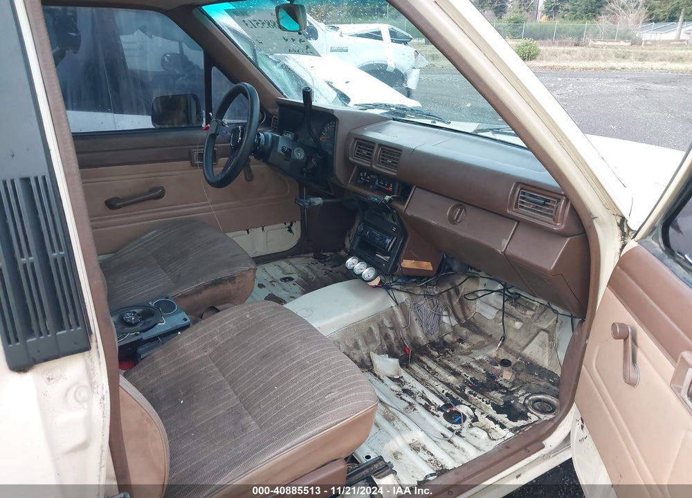 1986 TOYOTA PICKUP 1/2 TON RN55 DLX VIN: JT4RN55D0G0177353