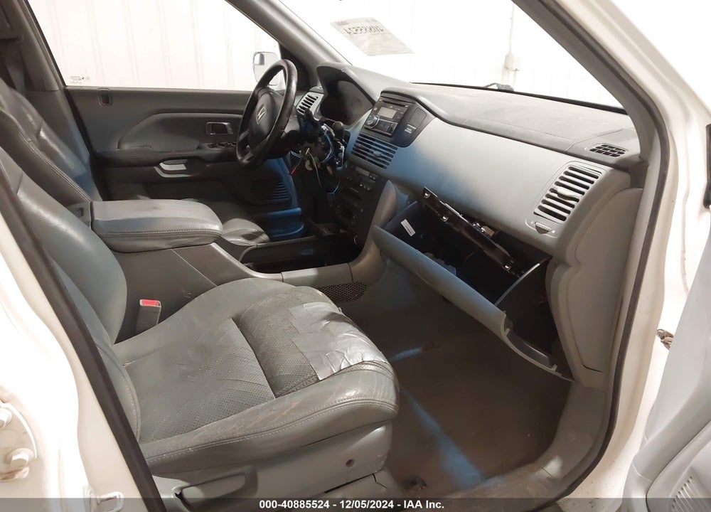 2005 HONDA PILOT EX-L VIN: 5FNYF18575B025168