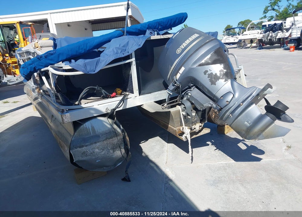 2016 BENNINGTON OTHER VIN: ETWD5197F616