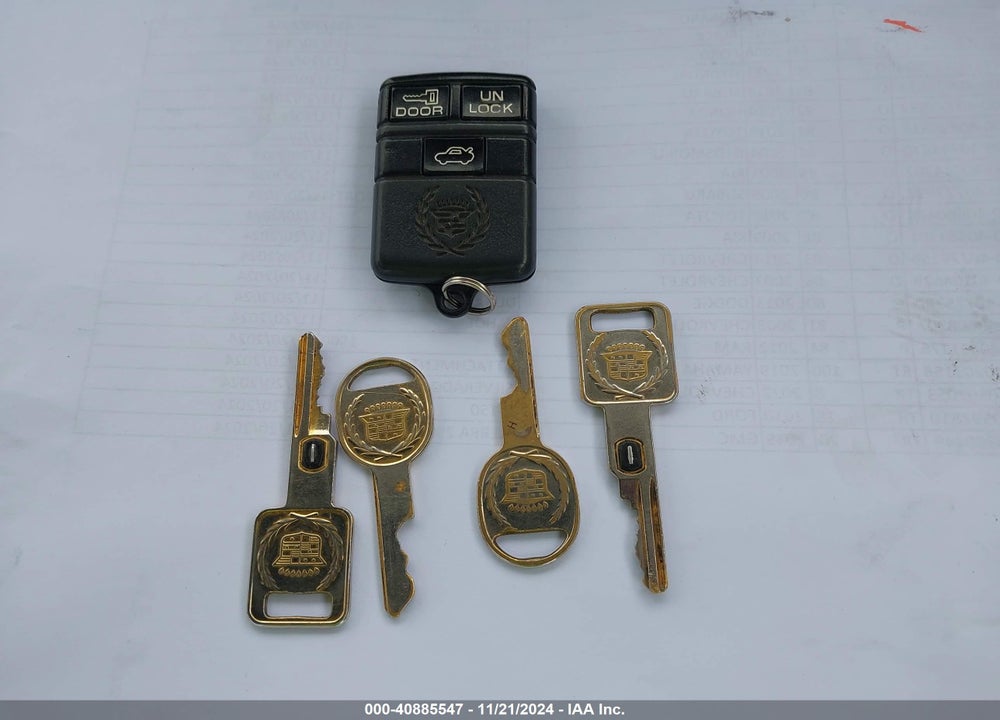 1992 CADILLAC DEVILLE VIN: 1G6CD53B6N4202355