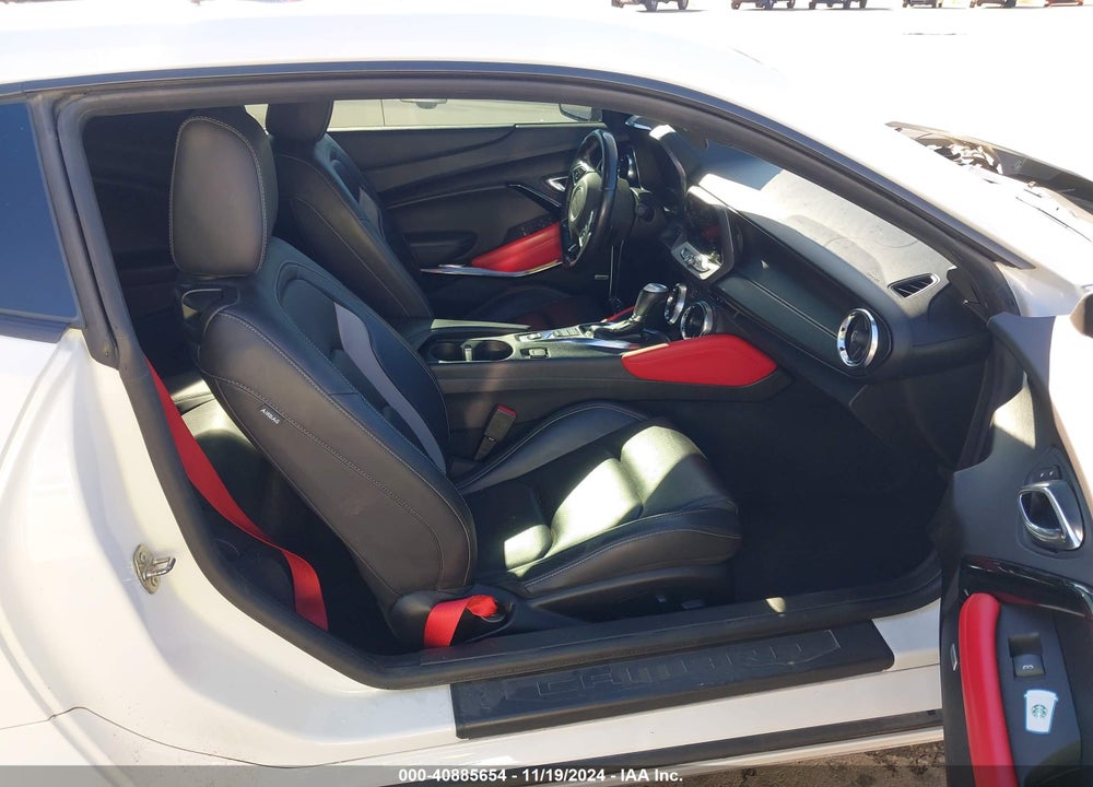 2021 CHEVROLET CAMARO RWD 2LT VIN: 1G1FD1RS8M0105490
