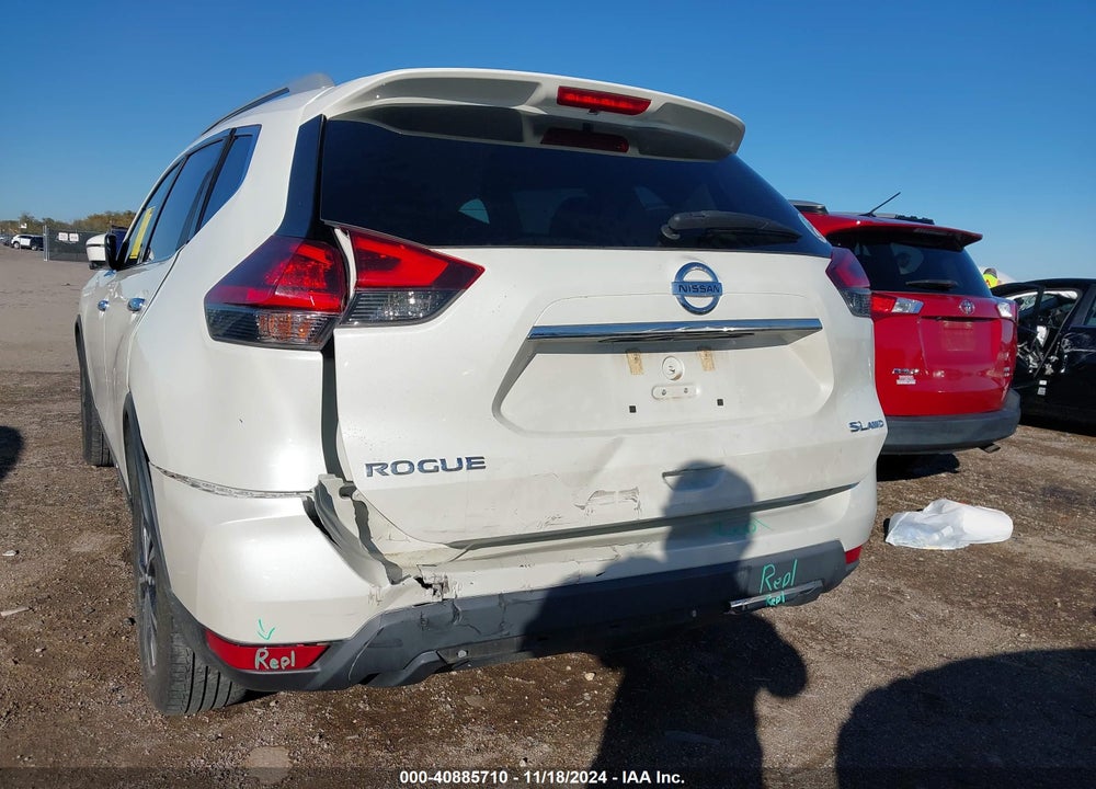 2018 NISSAN ROGUE VIN: 5N1AT2MVXJC840361