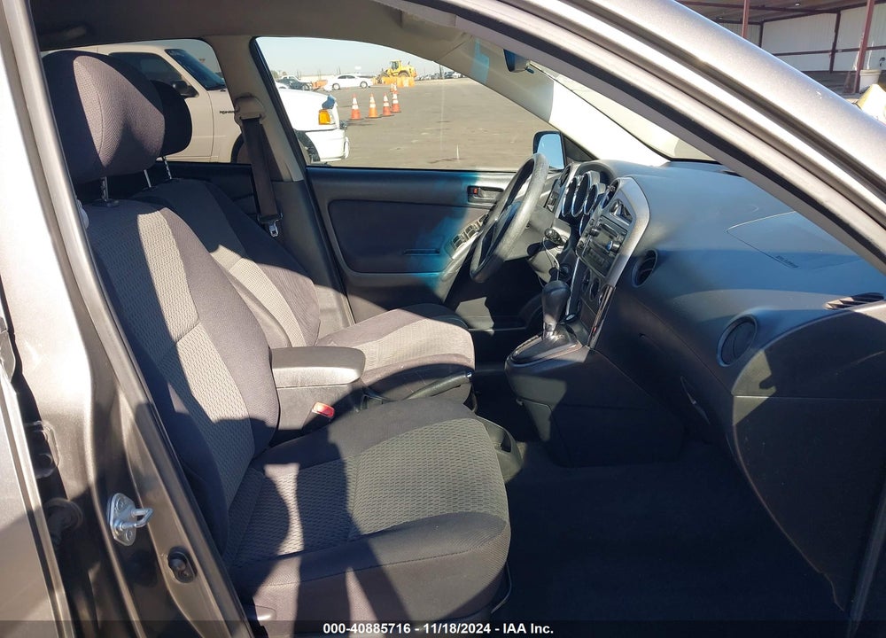2005 TOYOTA MATRIX VIN: 2T1KR32E75C451481