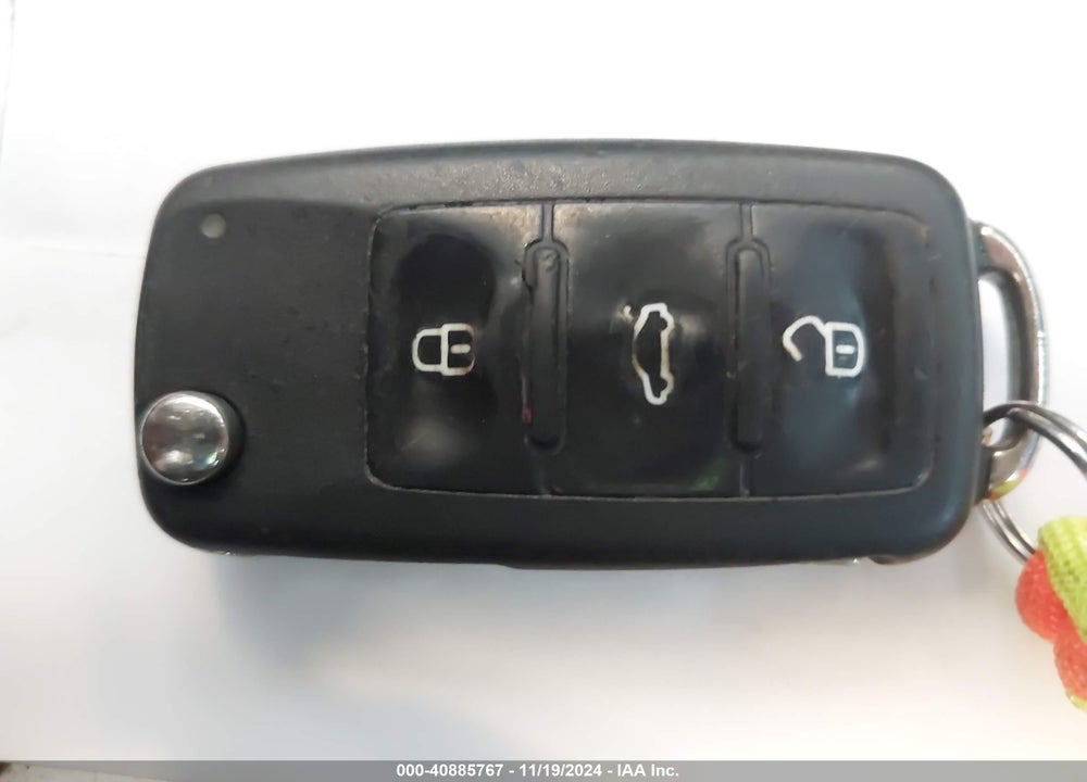 2012 VOLKSWAGEN PASSAT 2.5L SE VIN: 1VWBH7A38CC027451