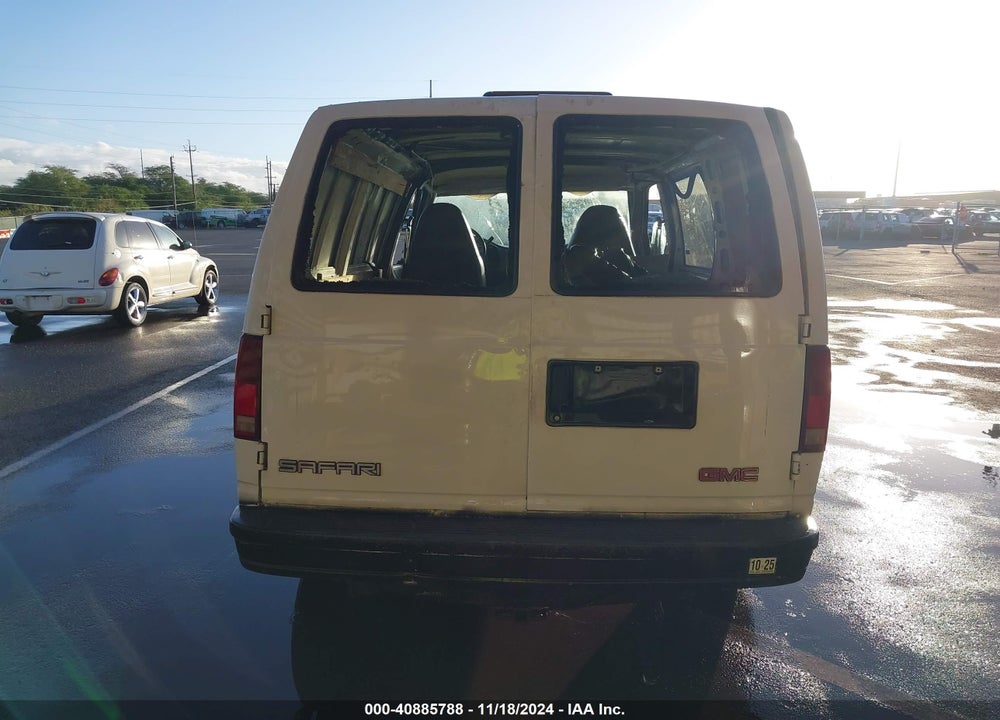 2001 GMC SAFARI SL VIN: 1GTDM19W81B507026