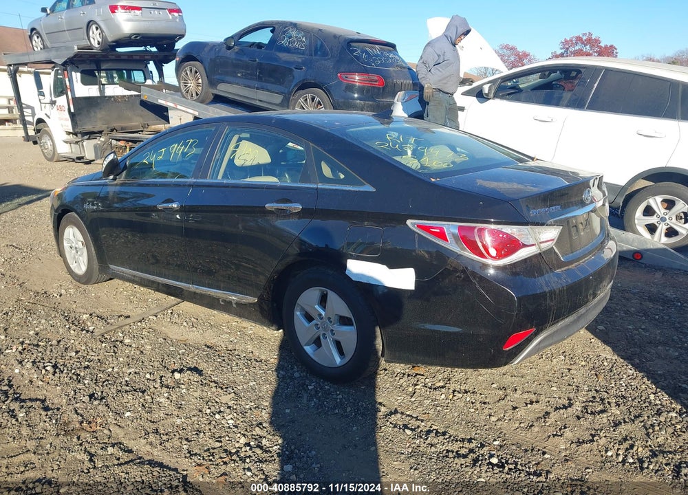 2012 HYUNDAI SONATA HYBRID VIN: KMHEC4A41CA037719