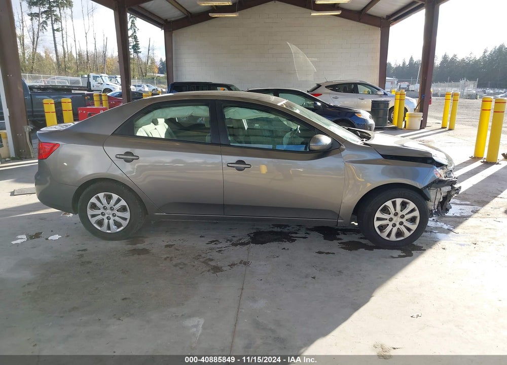 2011 KIA FORTE EX VIN: KNAFU4A24B5461923