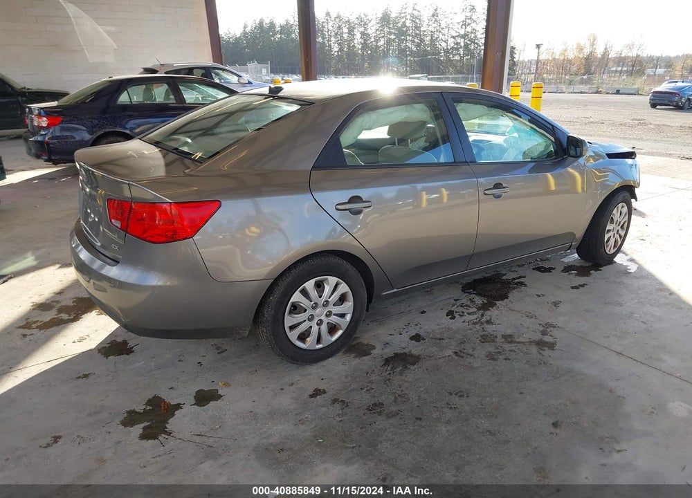 2011 KIA FORTE EX VIN: KNAFU4A24B5461923