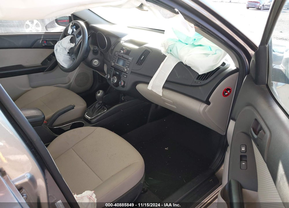 2011 KIA FORTE EX VIN: KNAFU4A24B5461923