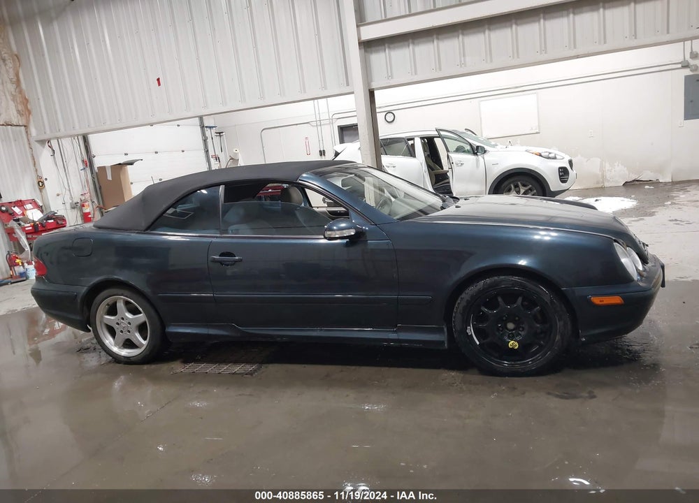 2002 MERCEDES-BENZ CLK 430 VIN: WDBLK70G22T108326