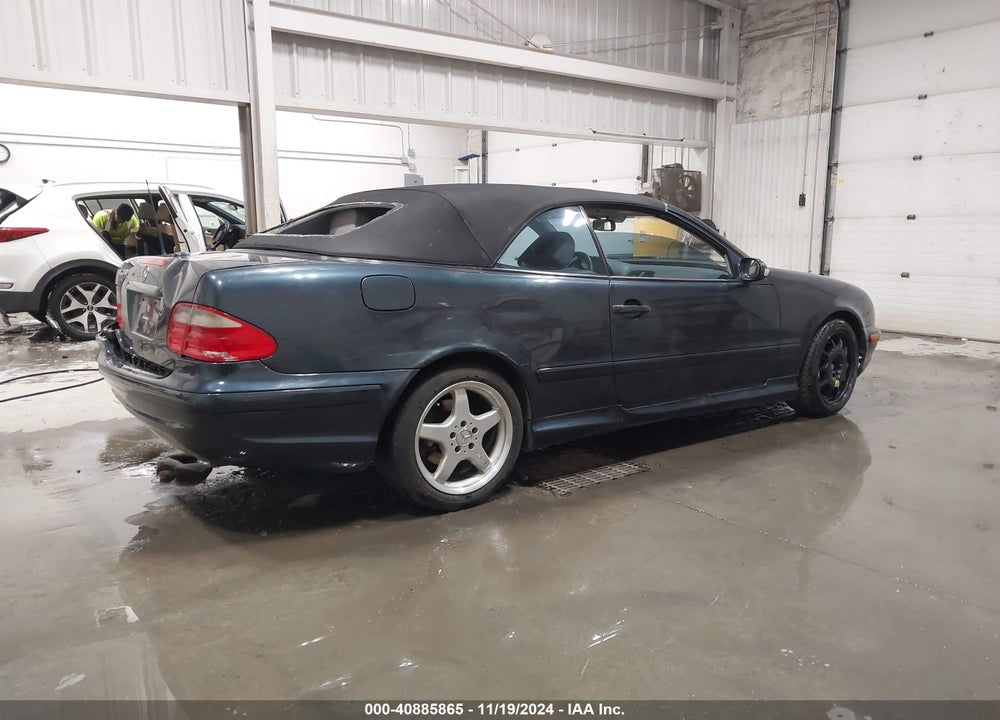 2002 MERCEDES-BENZ CLK 430 VIN: WDBLK70G22T108326