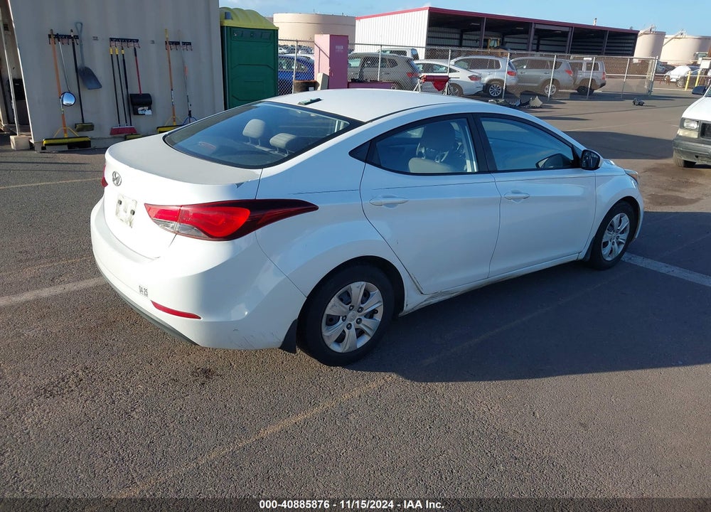 2016 HYUNDAI ELANTRA SE VIN: 5NPDH4AE8GH721224