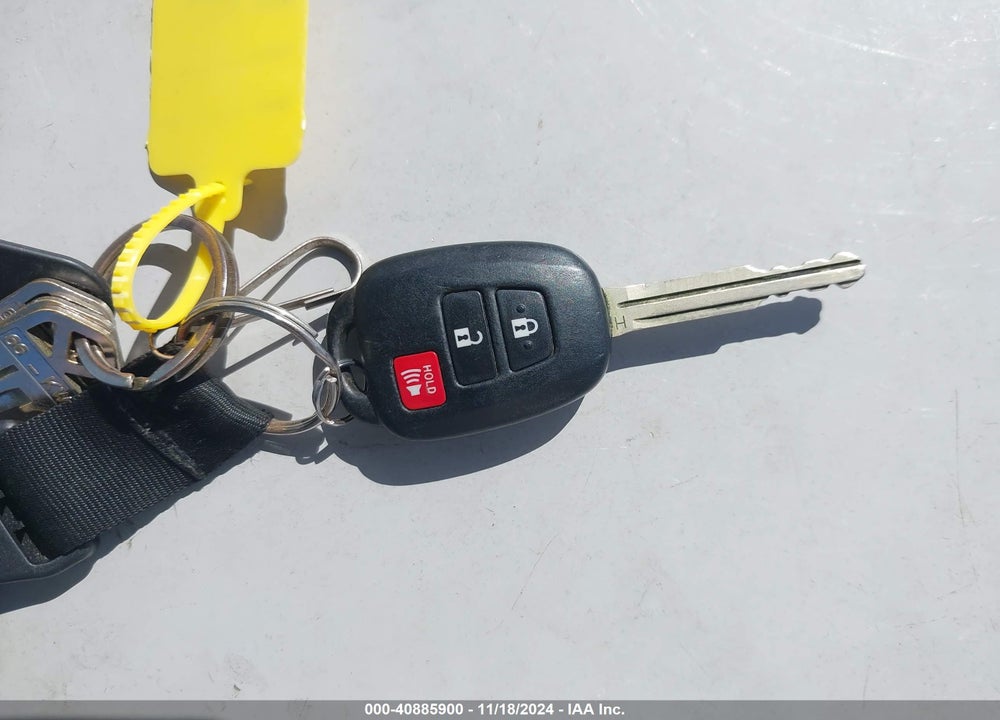 2018 TOYOTA RAV4 LE VIN: JTMZFREV4JJ195479