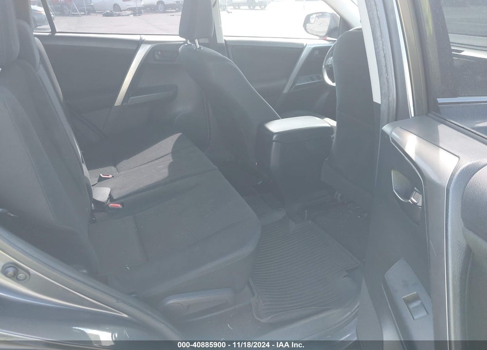 2018 TOYOTA RAV4 LE VIN: JTMZFREV4JJ195479