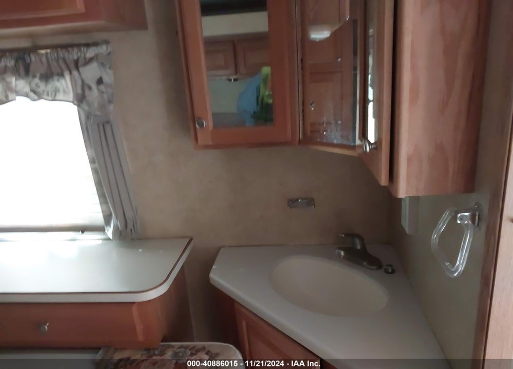 2005 PILGRIM INTERNATIONA OPEN ROAD M-349RLDS VIN: 5L4FR352551008780