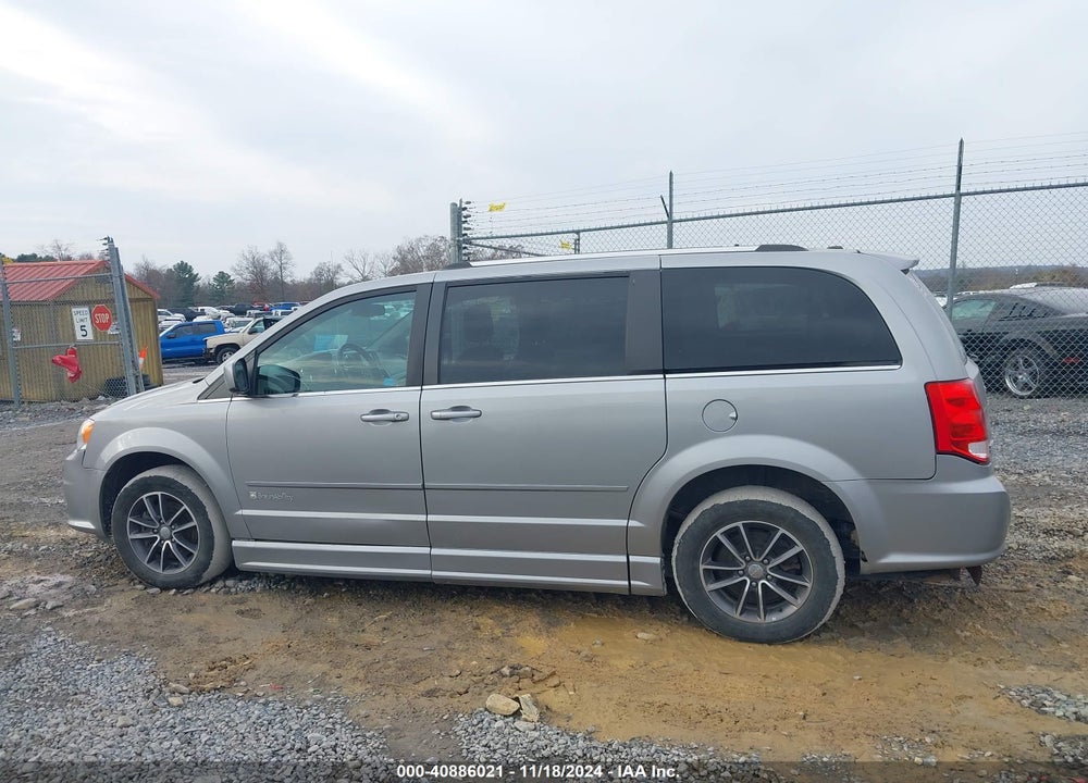 2017 DODGE GRAND CARAVAN SXT VIN: 2C4RDGCG1HR715447