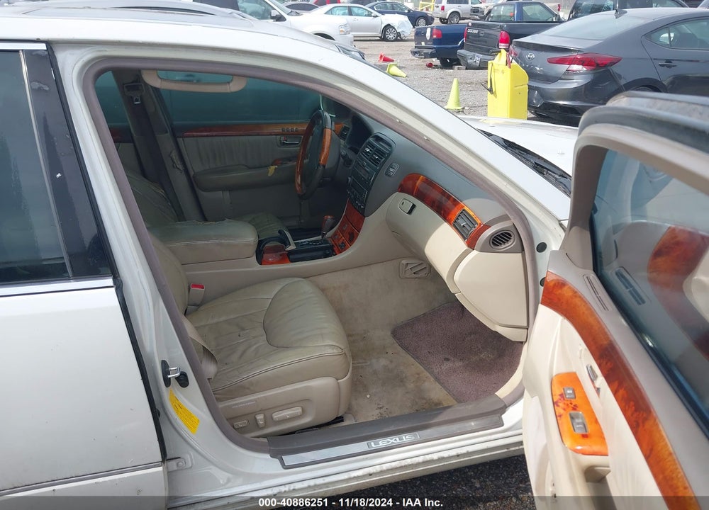2001 LEXUS LS 430 VIN: JTHBN30F110006860