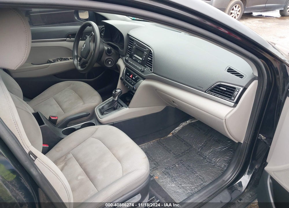 2017 HYUNDAI ELANTRA SE VIN: 5NPD74LF3HH136481