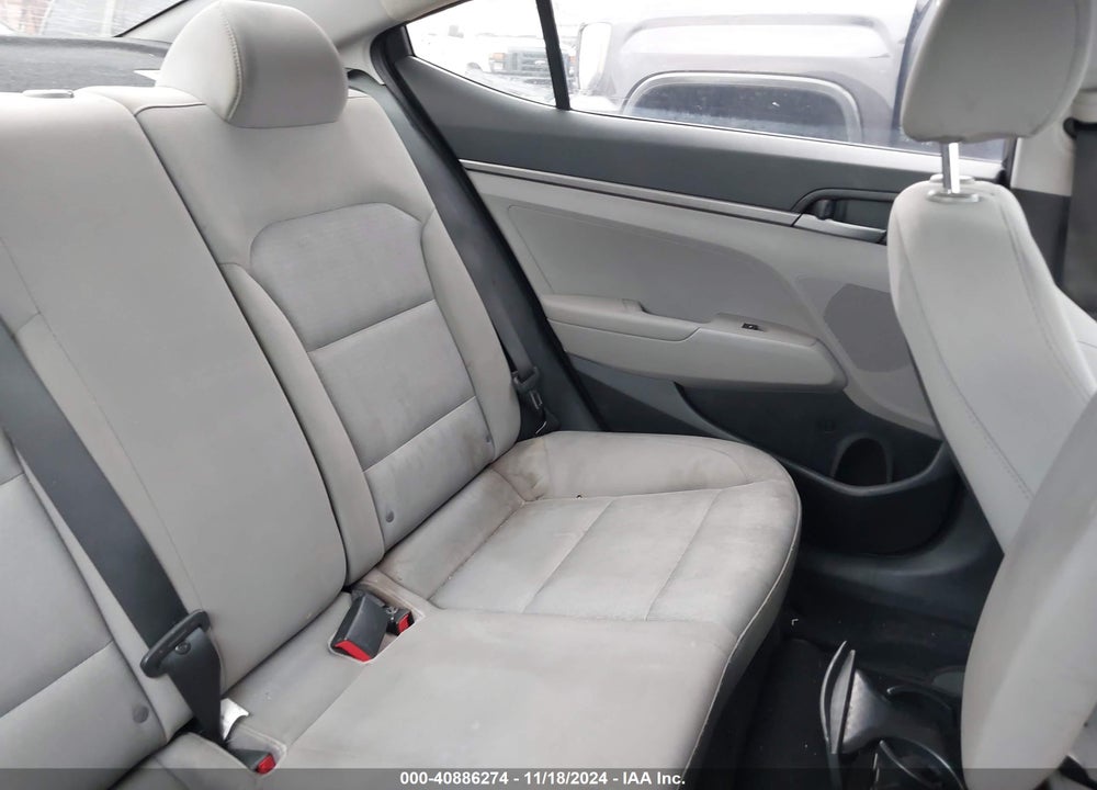2017 HYUNDAI ELANTRA SE VIN: 5NPD74LF3HH136481