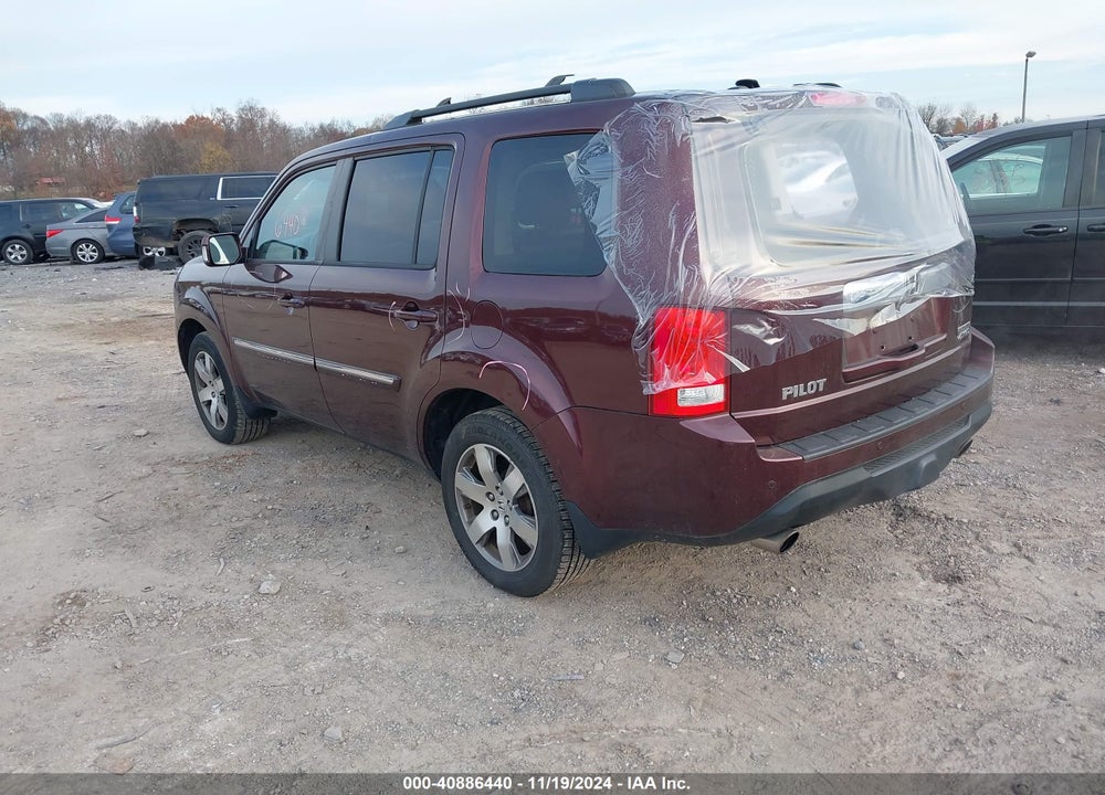 2015 HONDA PILOT TOURING VIN: 5FNYF4H96FB043702