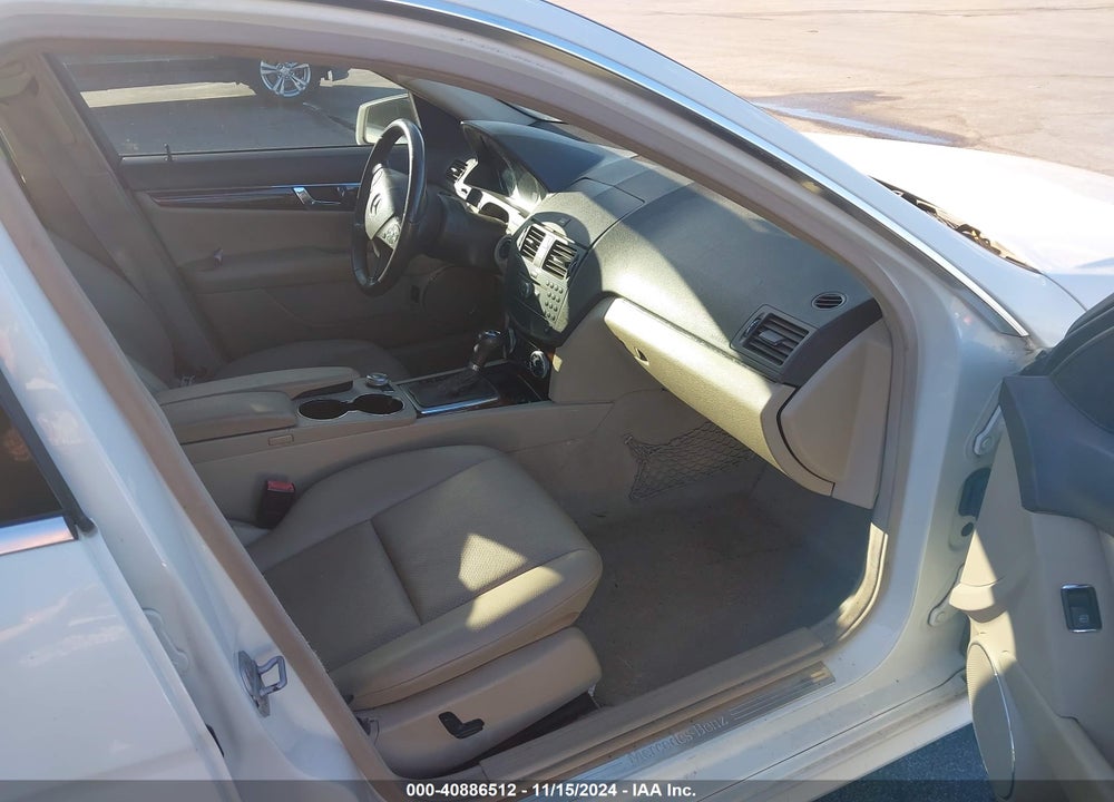 2010 MERCEDES-BENZ C 300 LUXURY 4MATIC/SPORT 4MATIC VIN: WDDGF8BB8AR124126