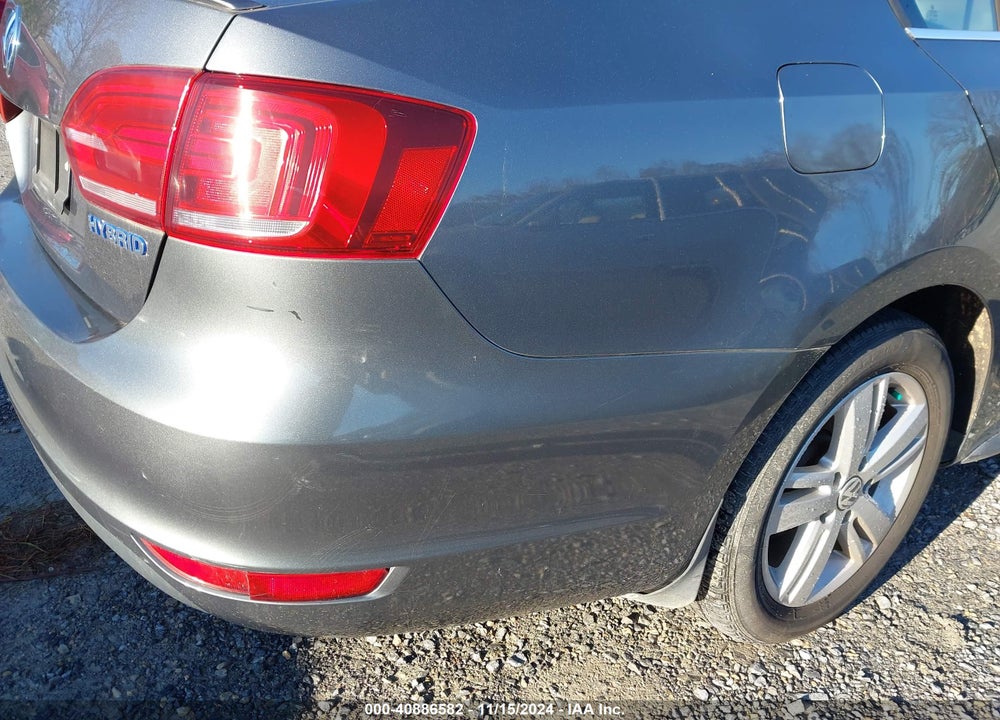 2013 VOLKSWAGEN JETTA HYBRID SEL VIN: 3VW637AJ8DM263936