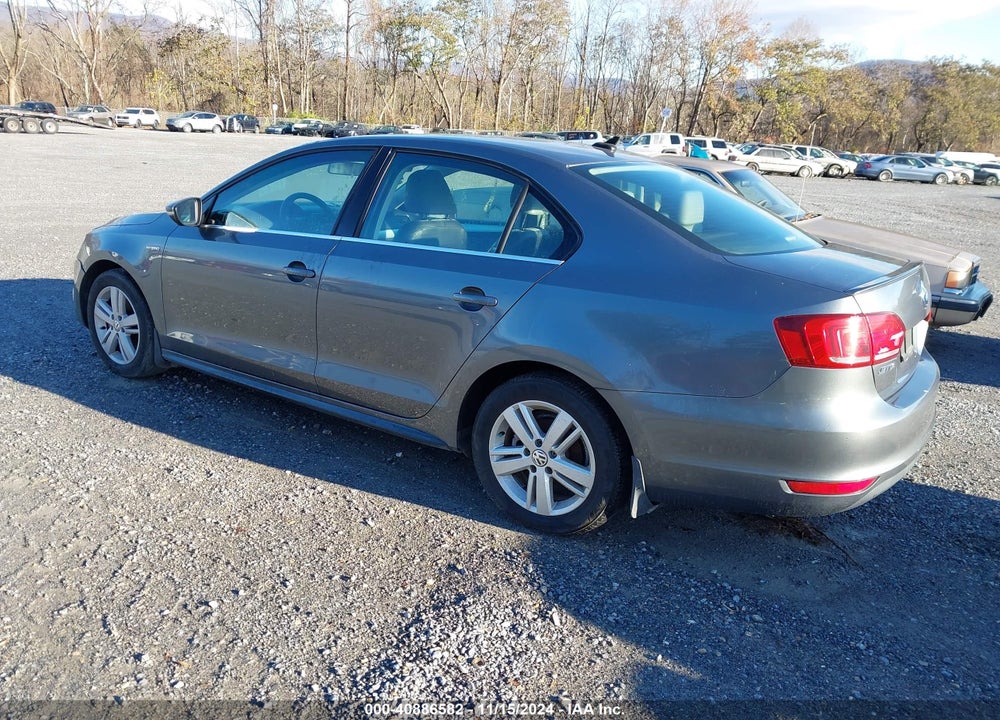 2013 VOLKSWAGEN JETTA HYBRID SEL VIN: 3VW637AJ8DM263936