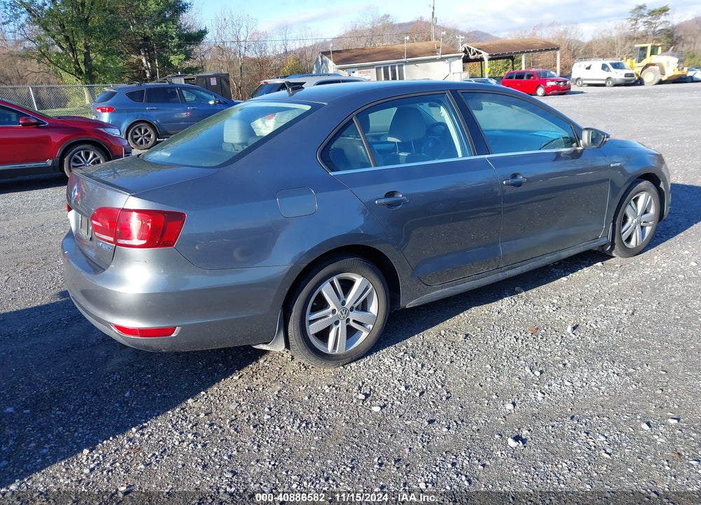 2013 VOLKSWAGEN JETTA HYBRID SEL VIN: 3VW637AJ8DM263936
