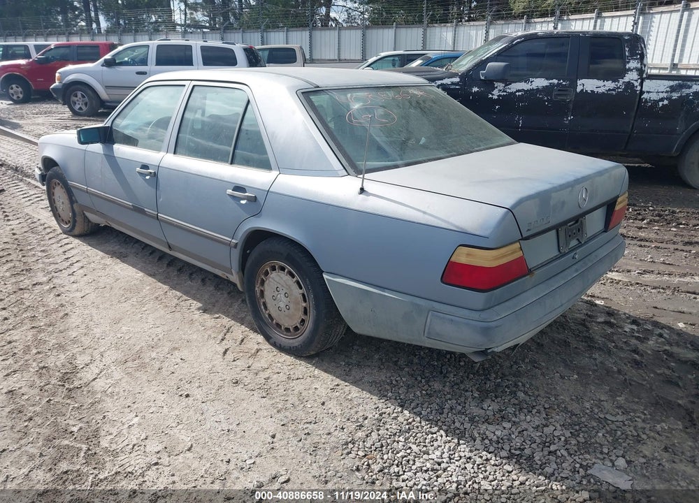 1986 MERCEDES-BENZ 300 E VIN: WDBEA30D2GA216166