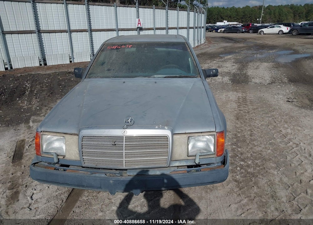 1986 MERCEDES-BENZ 300 E VIN: WDBEA30D2GA216166
