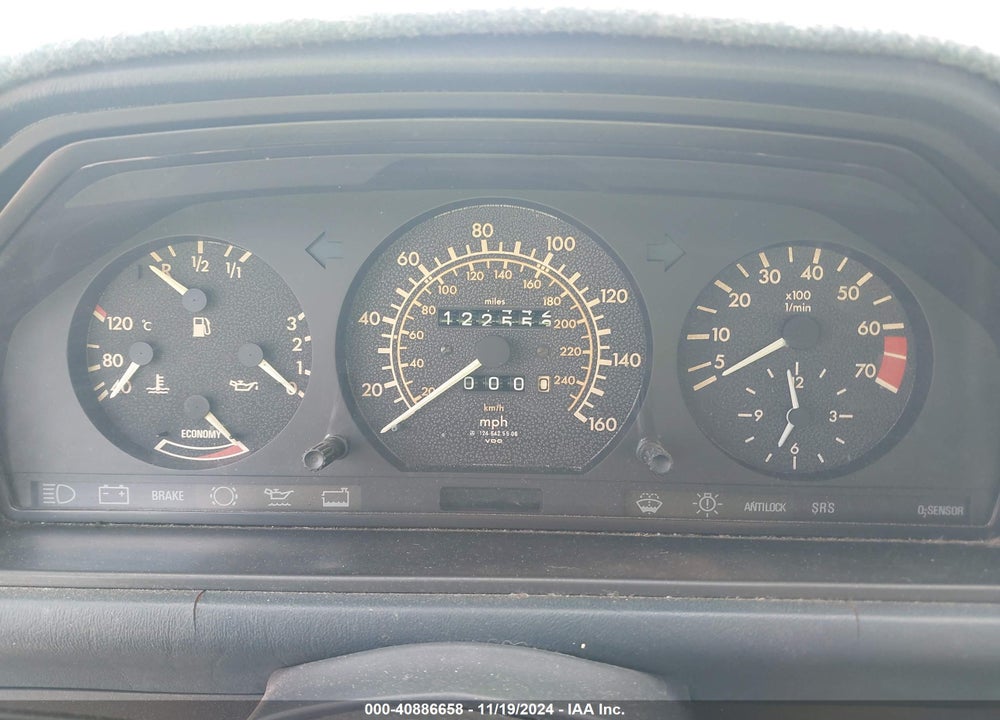 1986 MERCEDES-BENZ 300 E VIN: WDBEA30D2GA216166