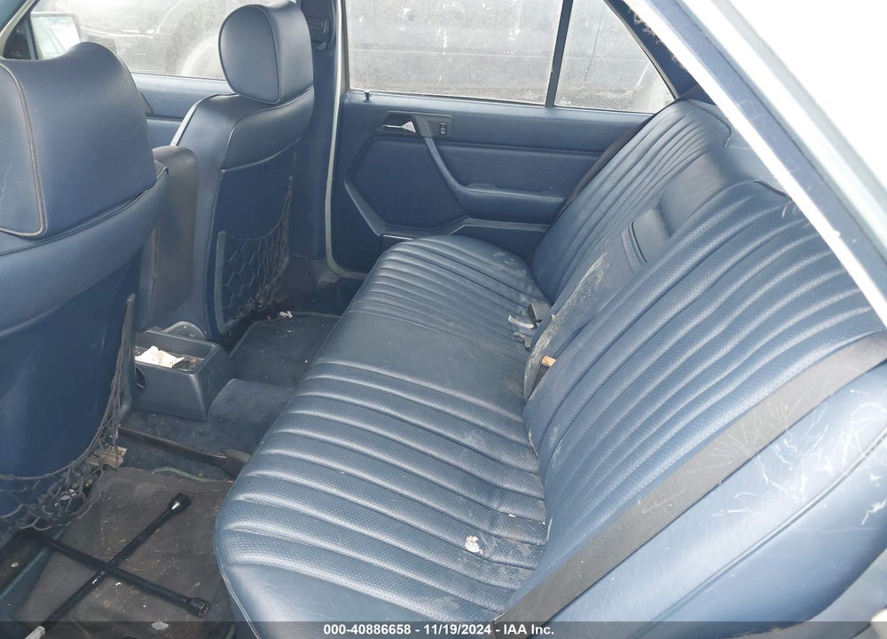 1986 MERCEDES-BENZ 300 E VIN: WDBEA30D2GA216166
