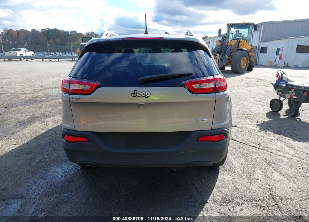 2018 JEEP CHEROKEE LATITUDE FWD VIN: 1C4PJLCBXJD590535