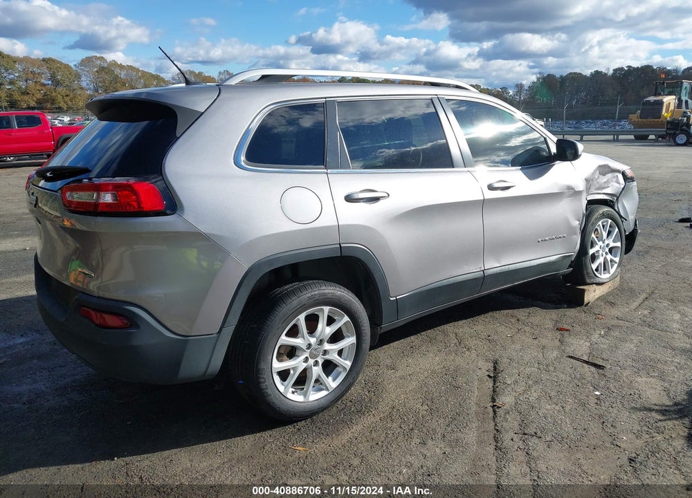 2018 JEEP CHEROKEE LATITUDE FWD VIN: 1C4PJLCBXJD590535