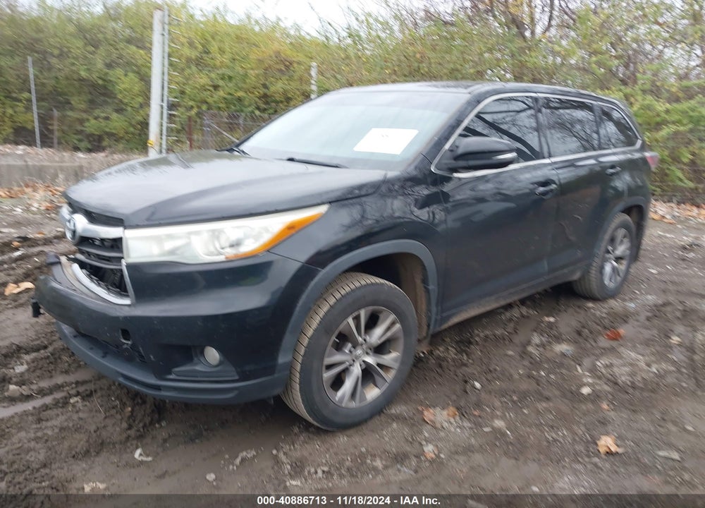 2015 TOYOTA HIGHLANDER LE PLUS V6 VIN: 5TDBKRFH2FS182620
