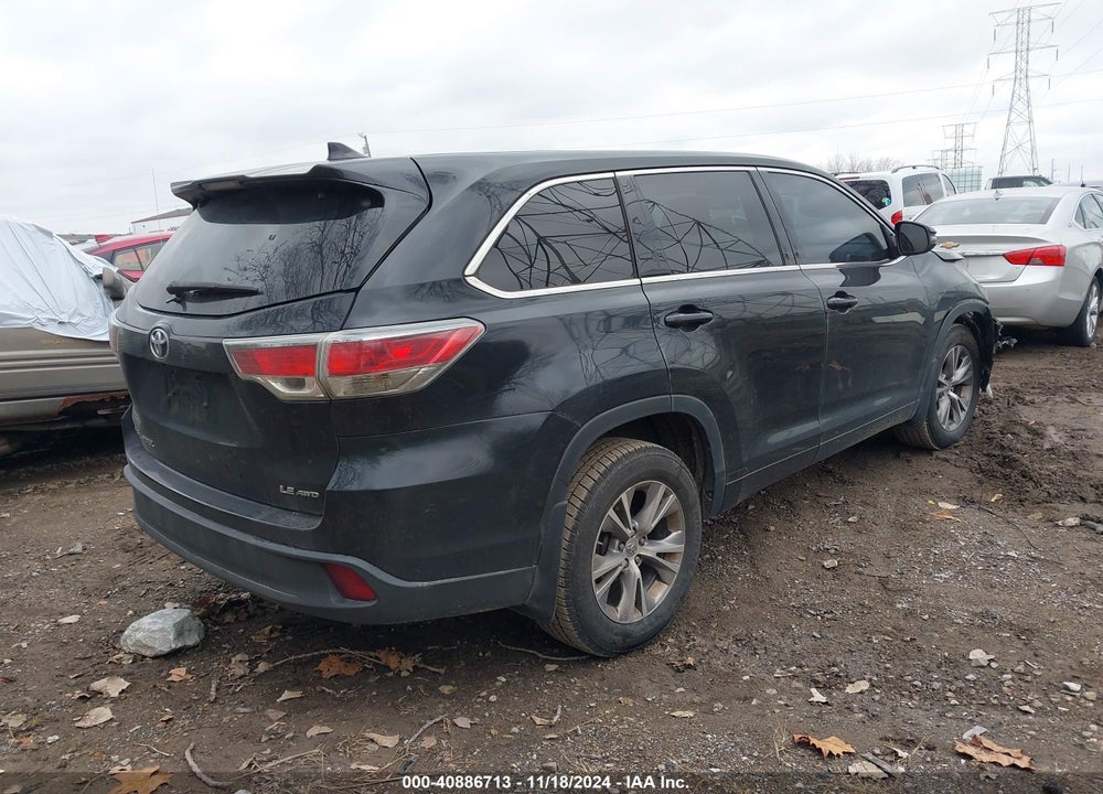 2015 TOYOTA HIGHLANDER LE PLUS V6 VIN: 5TDBKRFH2FS182620