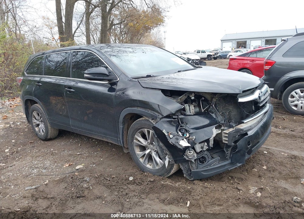 2015 TOYOTA HIGHLANDER LE PLUS V6 VIN: 5TDBKRFH2FS182620