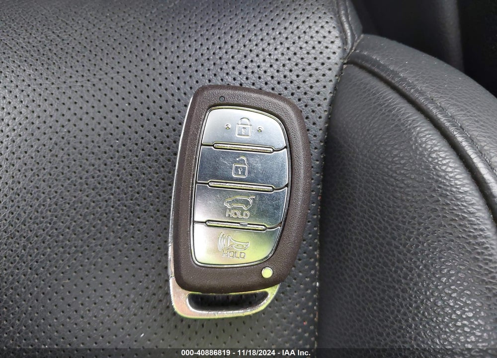 2017 HYUNDAI TUCSON SE PLUS VIN: KM8J33A44HU403056