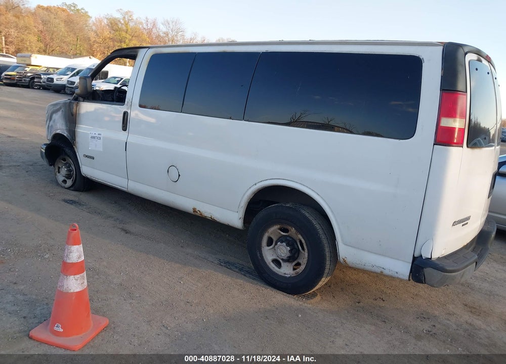 2005 CHEVROLET EXPRESS VIN: 1GAHG35U951257874