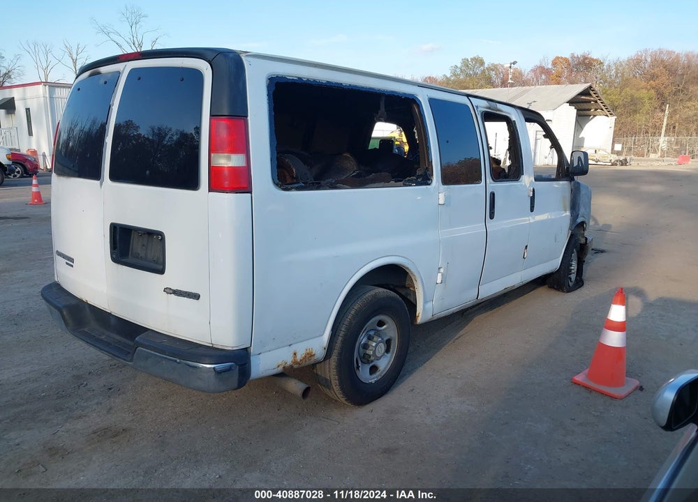 2005 CHEVROLET EXPRESS VIN: 1GAHG35U951257874