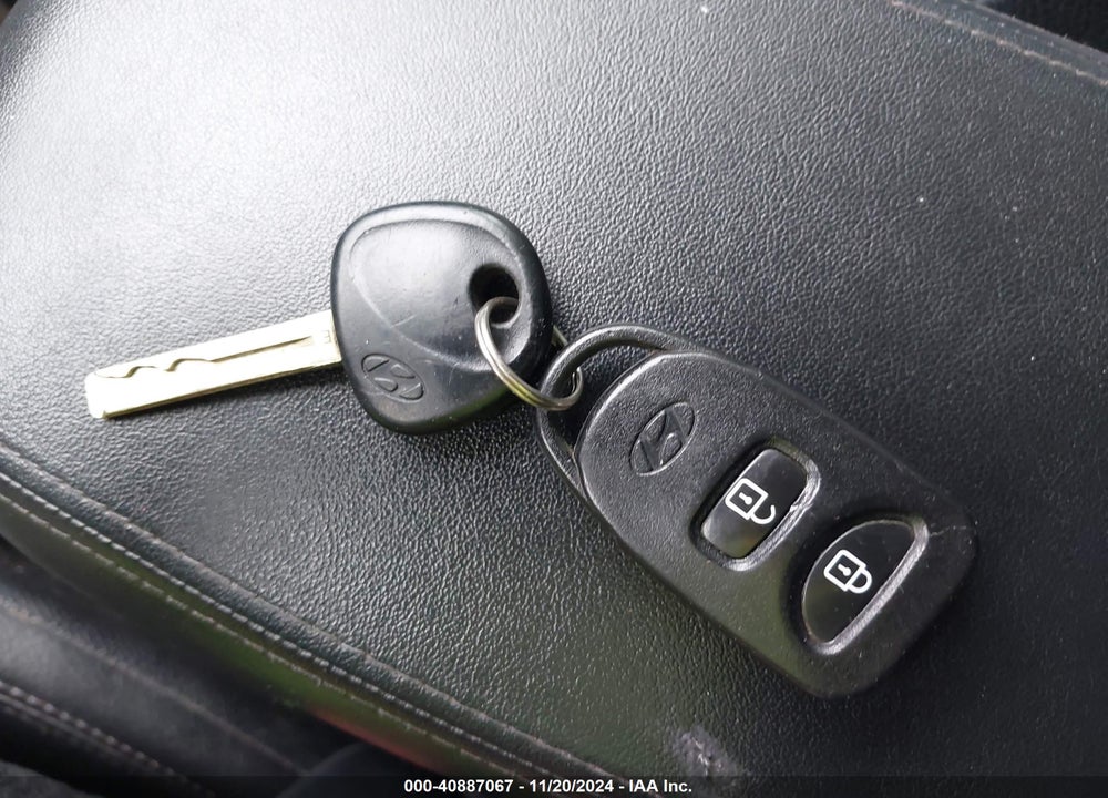 2013 HYUNDAI TUCSON GLS VIN: KM8JUCAC3DU558776