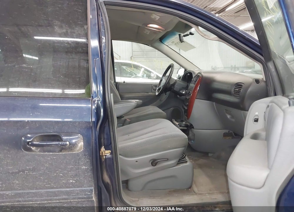 2006 CHRYSLER TOWN & COUNTRY LX VIN: 2A4GP44R96R793981