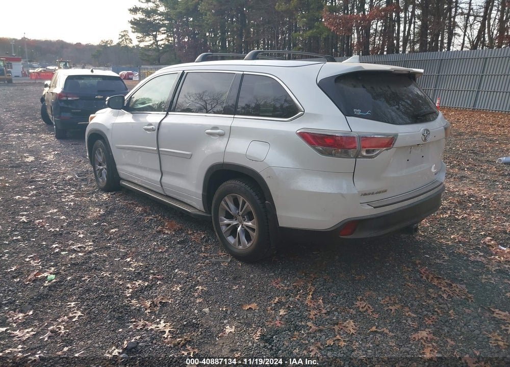 2015 TOYOTA HIGHLANDER XLE V6 VIN: 5TDJKRFH8FS133448
