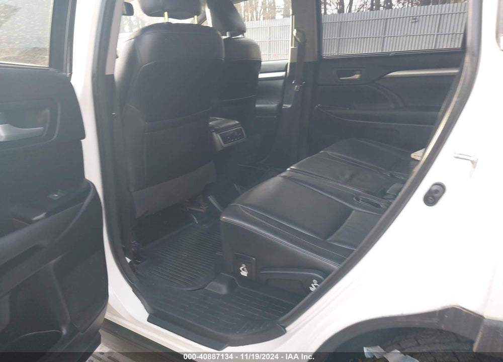 2015 TOYOTA HIGHLANDER XLE V6 VIN: 5TDJKRFH8FS133448