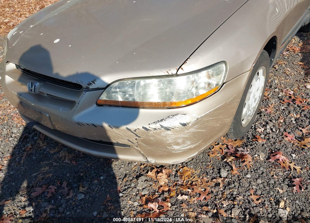 2000 HONDA ACCORD 2.3 LX VIN: 1HGCG6654YA113438