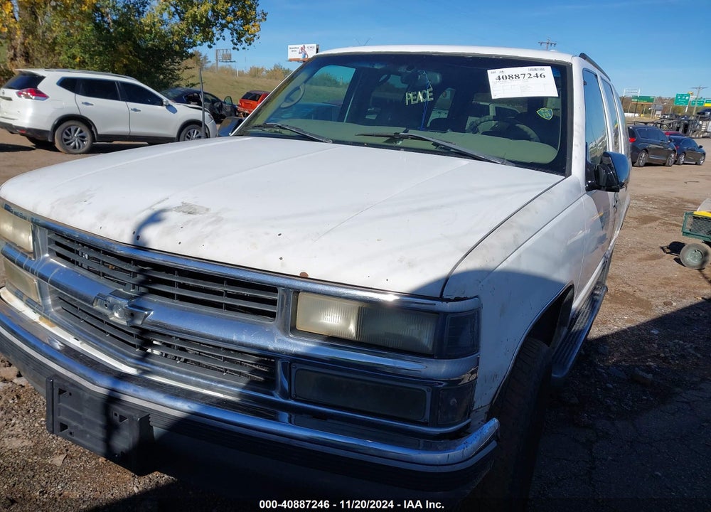 1999 CHEVROLET TAHOE LS VIN: 1GNEK13R2XJ300814