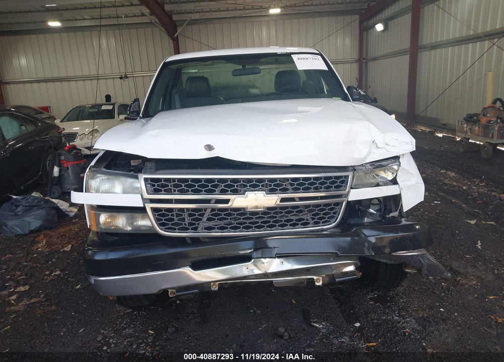 2005 CHEVROLET SILVERADO 2500HD WORK TRUCK VIN: 1GCHC24U15E264938